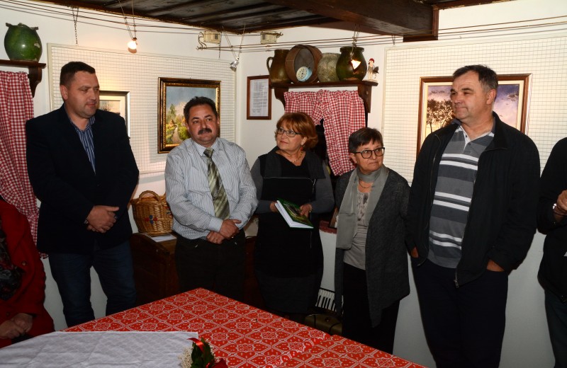 U kućici pod lipom otvorena izložba slika Marije Čukelj