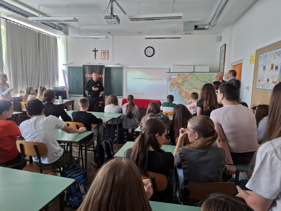 Veterani Domovinskog rata održali zanimljiva predavanja gornjostubičkim osmašima