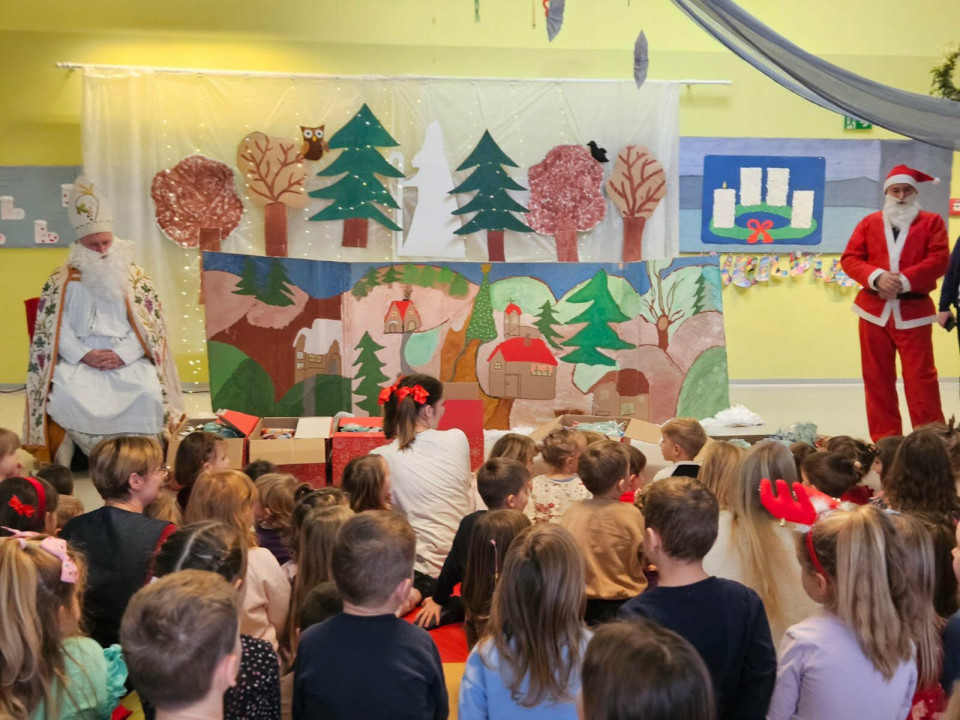 Sveti Nikola razveselio mališane u Dječjem vrtiću Jurek