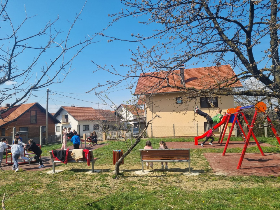 Novo dječje igralište u Svetom Mateju ispunjava svoju funkciju: potiče djecu na igru, druženje i zdrave navike