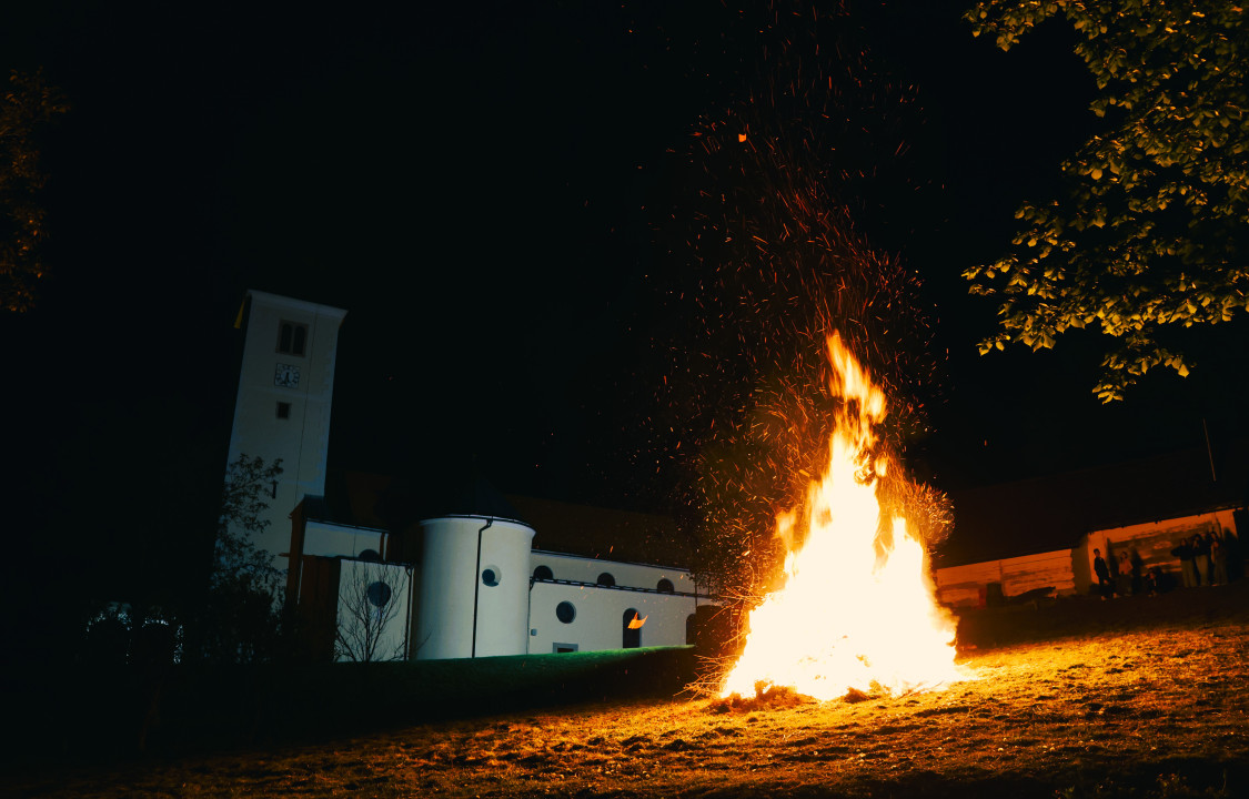 Upaljen Jurjevski krijes i otvorena tradicionalna Jurjevska izložba