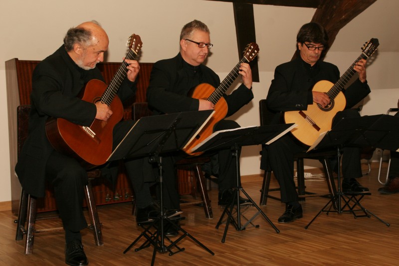 ZAGREBAČKI GITARSKI TRIO ODRŽAO KONCERT U DVORCU ORŠIĆ