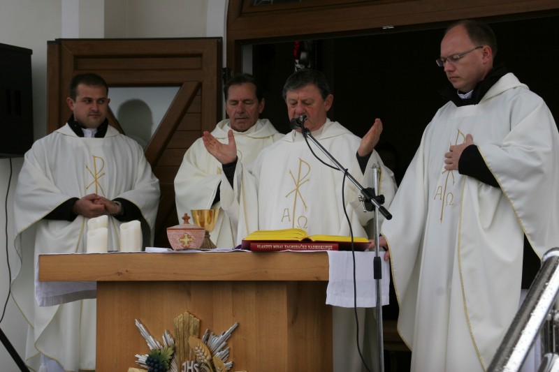 TRADICIONALNO SVEČANO MISNO SLAVLJE KOD KAPELE SVETE KATARINE U JAKŠINCU