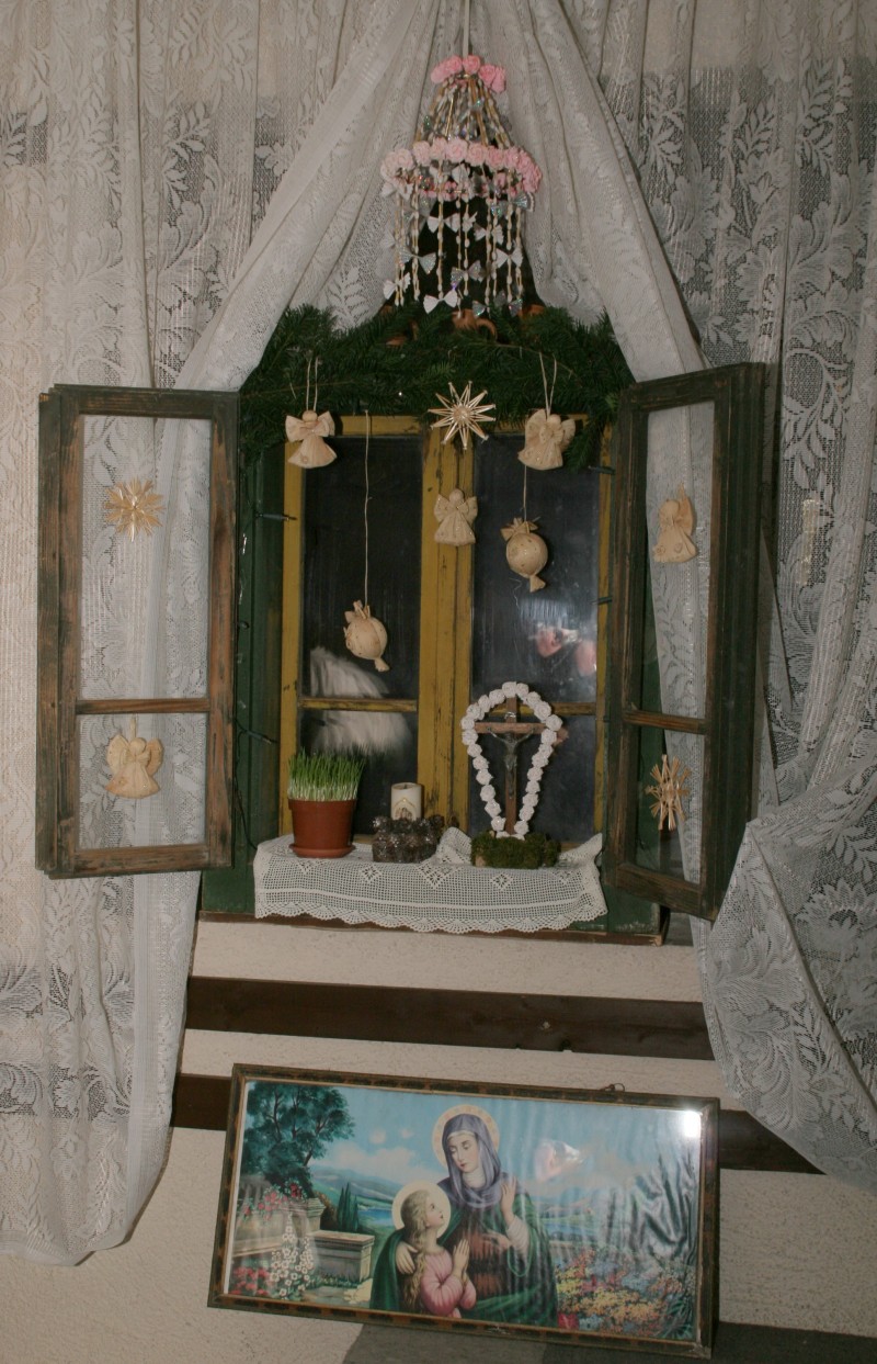 OSVIJETLJEN 11. ADVENTSKI PROZOR