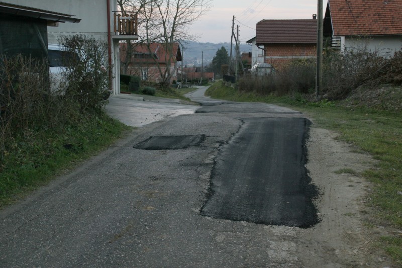 NASTAVLJENO ODRŽAVANJE NERAZVRSTANIH CESTA NA PODRUČJU OPĆINE GORNJA STUBICA